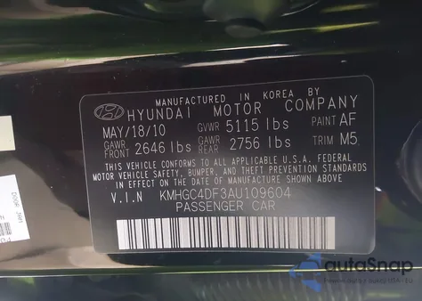 2010 Hyundai Genesis 4.6 z USA, uszkodzony, nr VIN KMHGC4DF3AU109604